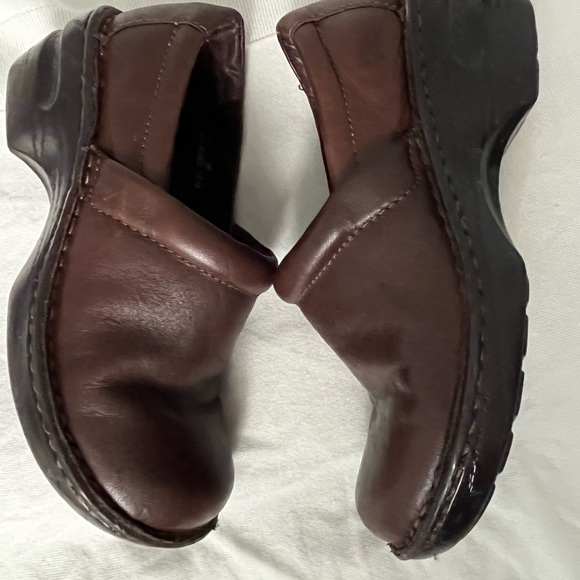 B.o.c. Brown Leather Clog - Picture 7 of 8